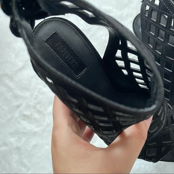 Forever21 Laser Cut Perforated Heels Size 8 - Picture 3 of 7